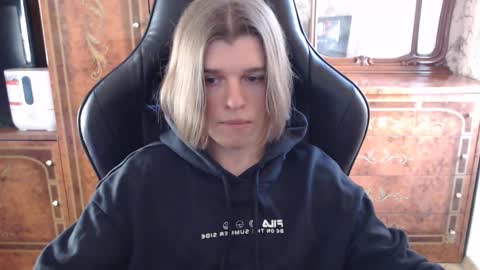 Snapshot of maxplay18 chatting on 02-22-25, 01:57 Max online show from 02-22-25, 01:57