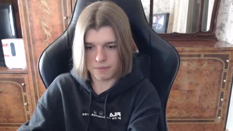 Snapshot of maxplay18 chatting on 02-22-25, 05:02 Max online show from 02-22-25, 05:02