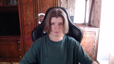 Snapshot of maxplay18 chatting on 10-09-25, 10:57 Max online show from 10-09-25, 10:57