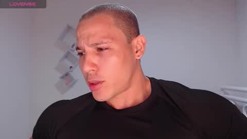 Snapshot of maxwel949813 chatting on 01-12-26, 04:07 Max online show from 01-12-26, 04:07