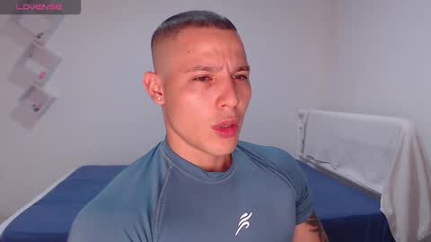 Snapshot of maxwel949813 chatting on 02-19-26, 07:48 Max online show from 02-19-26, 07:48