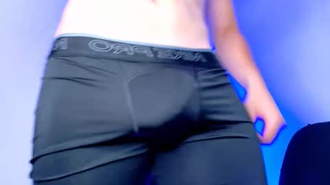 MAX online show from 10-02-25, 01:34