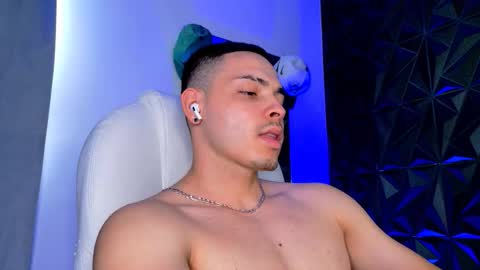 MAX online show from 12-17-25, 08:04