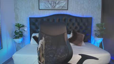 Maxxi online show from 11-22-25, 04:00