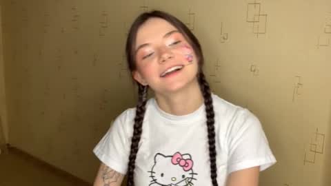 Snapshot of may_rollins chatting on 11-25-25, 05:57 may online show from 11-25-25, 05:57