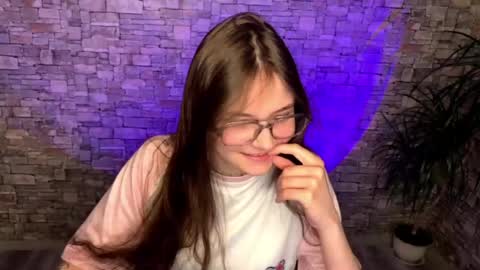 Snapshot of may_rollins chatting on 04-25-26, 04:26 may online show from 04-25-26, 04:26