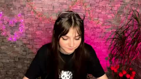 Snapshot of may_rollins chatting on 05-07-26, 05:29 may online show from 05-07-26, 05:29