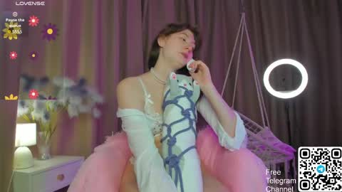 Snapshot of may_yam chatting on 06-04-26, 01:00 may_yam online show from 06-04-26, 01:00