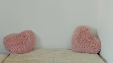 Maya online show from 09-20-25, 01:34