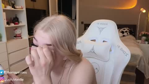 Maya online show from 04-06-26, 04:10