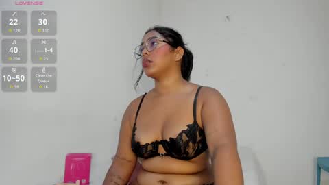 Snapshot of maya_graham_ chatting on 05-04-26, 09:16 Maya online show from 05-04-26, 09:16