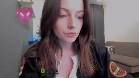 Snapshot of maya_l chatting on 01-16-26, 06:45 Maya online show from 01-16-26, 06:45