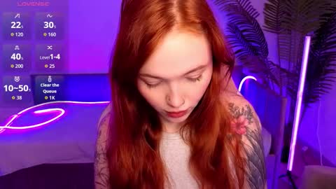 Snapshot of maya_light chatting on 11-22-25, 08:24 Maya online show from 11-22-25, 08:24