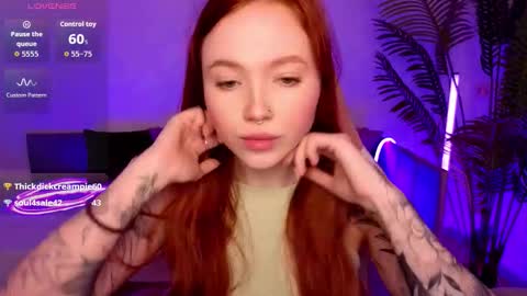 Snapshot of maya_light chatting on 11-28-25, 08:39 Maya online show from 11-28-25, 08:39