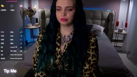 Maya Mils online show from 10-14-25, 01:06