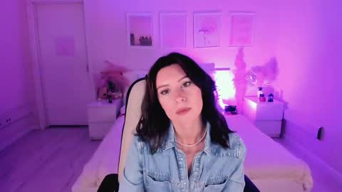 Maya  Follow me online show from 10-24-25, 02:24