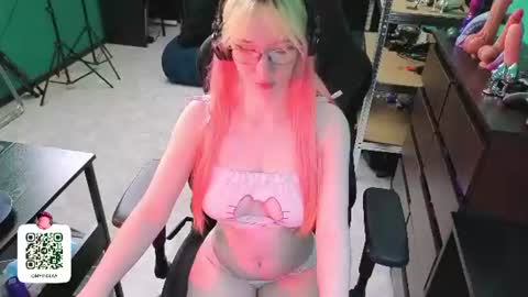 Maya Viola online show from 07-14-26, 10:21