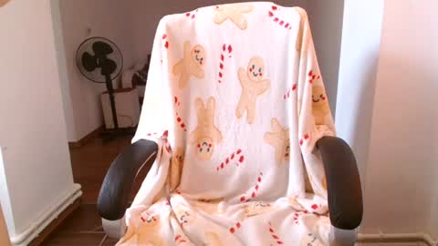 Snapshot of mayabbw50tits chatting on 07-19-26, 05:55 Maya online show from 07-19-26, 05:55