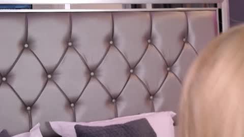 Maya online show from 11-28-25, 11:57