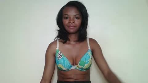 Snapshot of mayalabelle chatting on 11-13-25, 02:54 mayalabelle online show from 11-13-25, 02:54