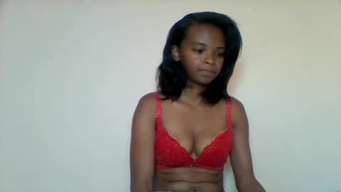Snapshot of mayalabelle chatting on 11-14-25, 05:39 mayalabelle online show from 11-14-25, 05:39