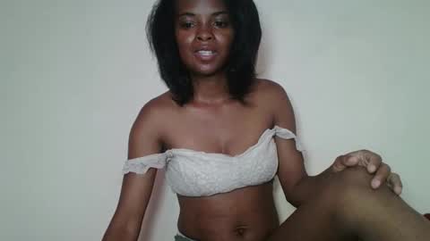 Snapshot of mayalabelle chatting on 11-29-25, 08:28 mayalabelle online show from 11-29-25, 08:28