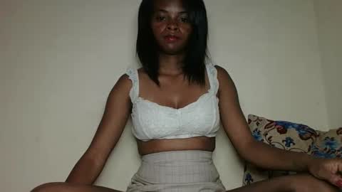 Snapshot of mayalabelle chatting on 12-18-25, 10:32 mayalabelle online show from 12-18-25, 10:32