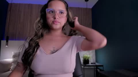Snapshot of mayalee_ chatting on 05-15-26, 01:07 mayalee_ online show from 05-15-26, 01:07