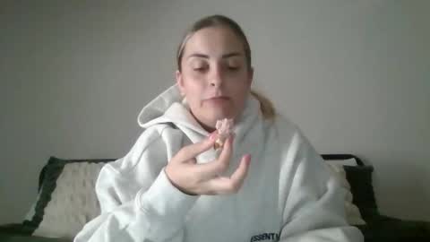 Snapshot of mayamae5324 chatting on 06-02-26, 03:47 mayamae5324 online show from 06-02-26, 03:47