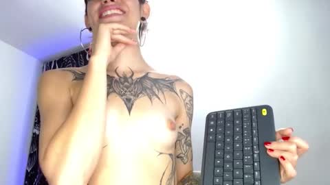 Snapshot of mayaredd chatting on 02-26-25, 06:37 mayaredd online show from 02-26-25, 06:37