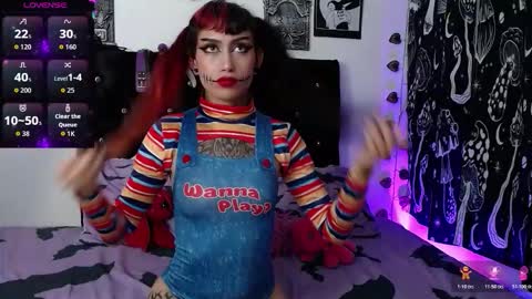 Snapshot of mayaredd chatting on 10-31-25, 05:41 mayaredd online show from 10-31-25, 05:41