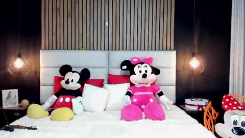 Nicolle Ruselle   Hello my lovely  schedule for great fun from  630 am and end 800 pm Colombian time I wait for you online show from 03-03-25, 02:15