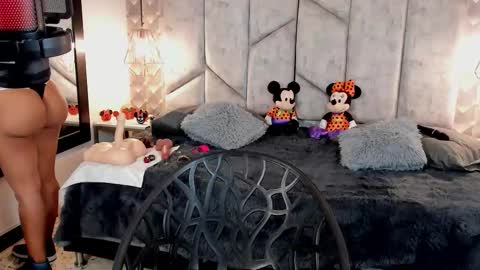 Nicolle Ruselle   Hello my lovely  schedule for great fun from  630 am and end 800 pm Colombian time I wait for you online show from 10-14-25, 12:17