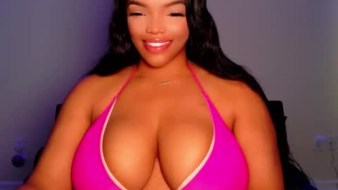 Snapshot of maybabi chatting on 05-27-26, 11:07 MayBabi online show from 05-27-26, 11:07