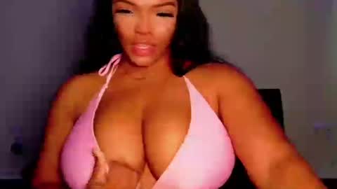 Snapshot of maybabi chatting on 06-17-26, 06:31 MayBabi online show from 06-17-26, 06:31