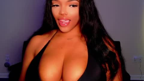 Snapshot of maybabi chatting on 06-27-26, 11:26 MayBabi online show from 06-27-26, 11:26