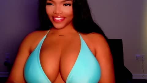 Snapshot of maybabi chatting on 06-28-26, 11:38 MayBabi online show from 06-28-26, 11:38