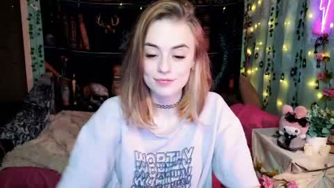 maybe_yours333 online show from 05-22-26, 11:49