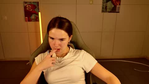 maybloom_ online show from 11-22-25, 05:28