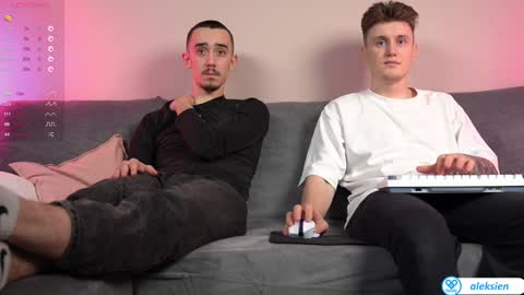 Snapshot of maygly chatting on 01-02-25, 12:13 Slava and Alextatto online show from 01-02-25, 12:13