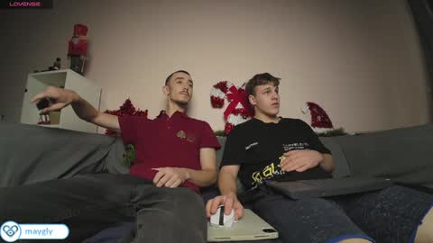Snapshot of maygly chatting on 01-06-25, 01:30 Slava and Alextatto online show from 01-06-25, 01:30