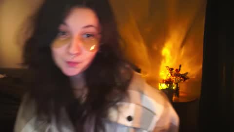 Mary  . online show from 12-15-25, 05:01