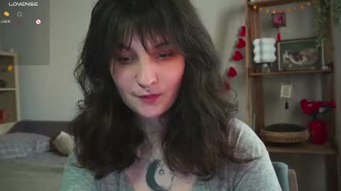 Snapshot of maymary_ chatting on 06-12-26, 06:12 Mary . online show from 06-12-26, 06:12