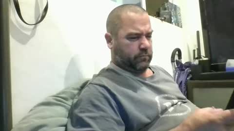 Snapshot of mayoramx chatting on 03-26-26, 03:01 Dad bod 43 online show from 03-26-26, 03:01