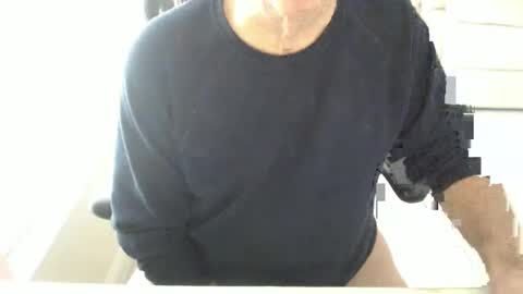 Snapshot of mbeastie chatting on 01-19-25, 05:39 Beastie online show from 01-19-25, 05:39