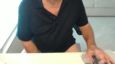 Snapshot of mbeastie chatting on 09-17-25, 04:41 Beastie online show from 09-17-25, 04:41