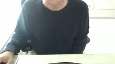 Snapshot of mbeastie chatting on 11-03-25, 06:09 Beastie online show from 11-03-25, 06:09