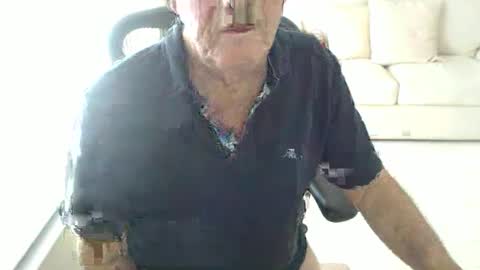 Snapshot of mbeastie chatting on 12-02-25, 02:45 Beastie online show from 12-02-25, 02:45