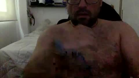 Snapshot of mbotve chatting on 04-15-26, 04:36 VzlaMan online show from 04-15-26, 04:36