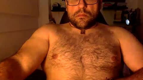 Snapshot of mbotve chatting on 04-19-26, 03:17 VzlaMan online show from 04-19-26, 03:17